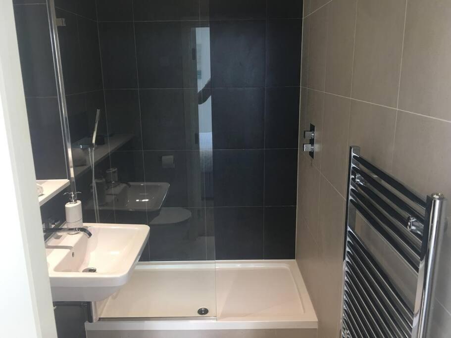 Grand Serviced Apartment***** London Borough of London Borough of Croydon Exterior foto
